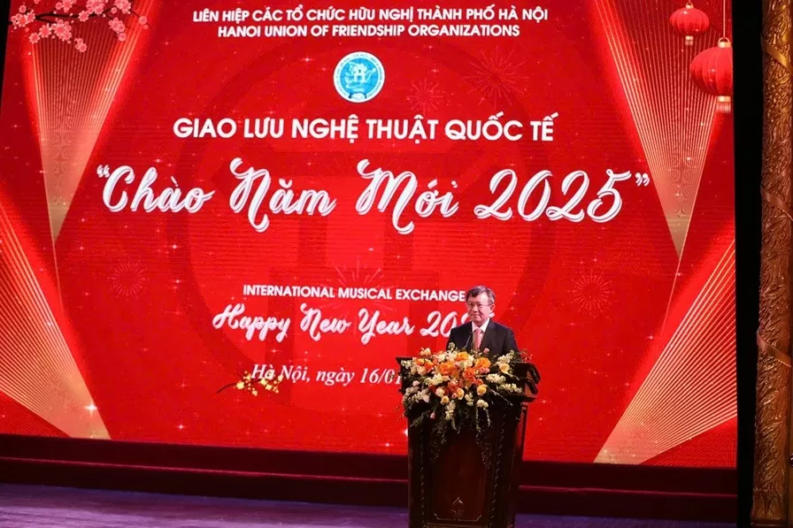 Đậm tình hữu nghị trong chương trình Giao lưu 'Chào Năm mới 2025' Đậm tình hữu nghị trong chương trình Giao lưu 'Chào Năm mới 2025'