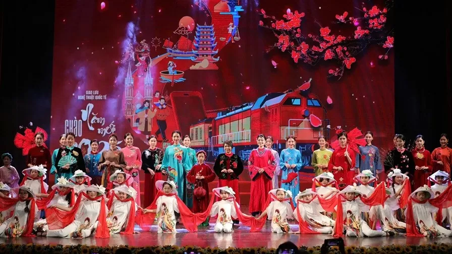 Đậm tình hữu nghị trong chương trình Giao lưu 'Chào Năm mới 2025'