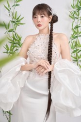 Diễn viên Thanh Hương xinh đẹp, gợi cảm trong bộ ảnh mới