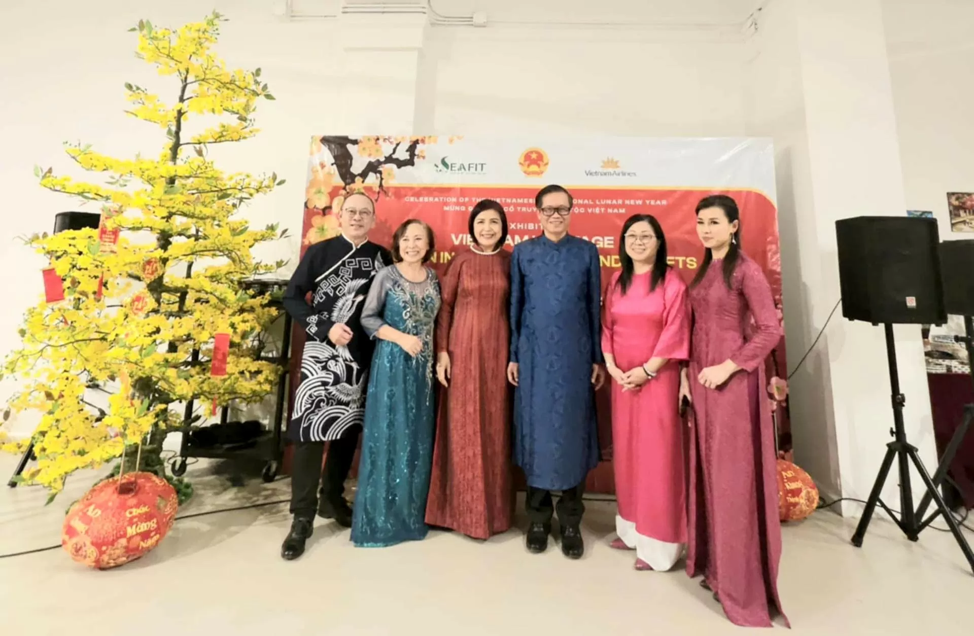 Lụa, áo dài và thủ công mỹ nghệ: Kết nối tinh hoa văn hóa Việt với thế giới từ San Francisco Lụa, áo dài và thủ công mỹ nghệ: Kết nối tinh hoa văn hóa Việt với thế giới từ San Francisco