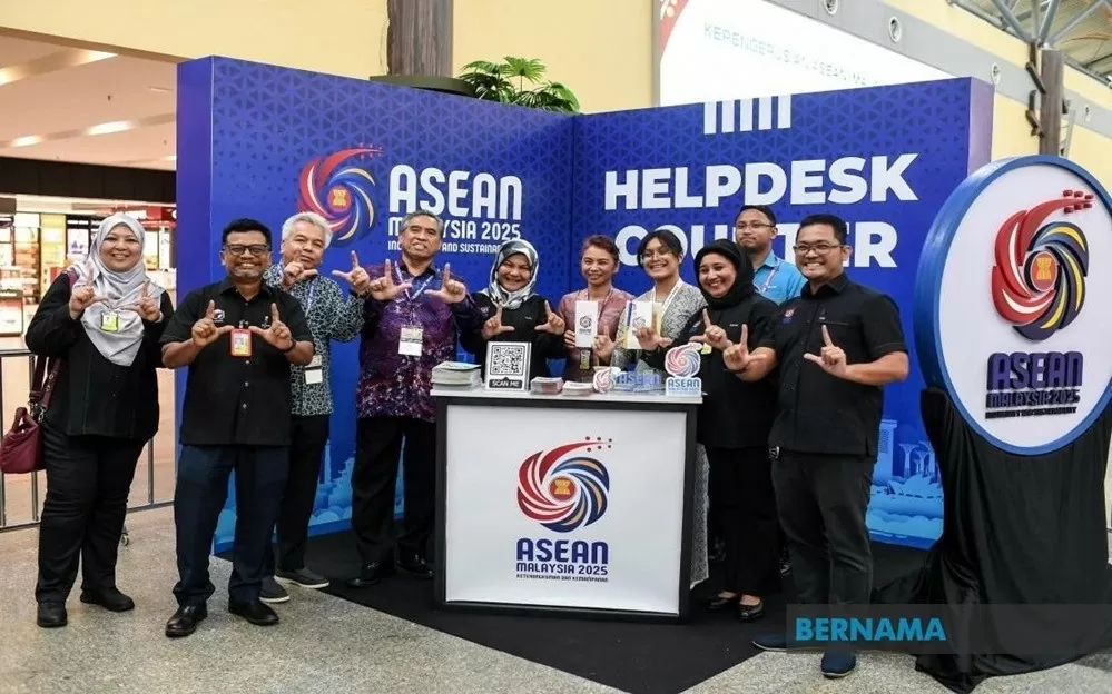 Kỳ họp mở màn đưa 'tàu' ASEAN 2025 'lăn bánh', hướng tới tương lai bao trùm và bền vững Kỳ họp mở màn đưa 'tàu' ASEAN 2025 'lăn bánh', hướng tới tương lai bao trùm và bền vững