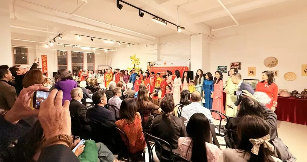 Lụa, áo dài và thủ công mỹ nghệ: Kết nối tinh hoa văn hóa Việt với thế giới từ San Francisco Lụa, áo dài và thủ công mỹ nghệ: Kết nối tinh hoa văn hóa Việt với thế giới từ San Francisco