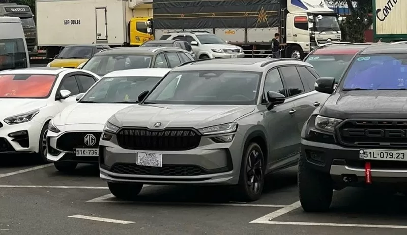 Bắt gặp Skoda Kodiaq 2025 trên đường phố Việt Nam Bắt gặp Skoda Kodiaq 2025 trên đường phố Việt Nam