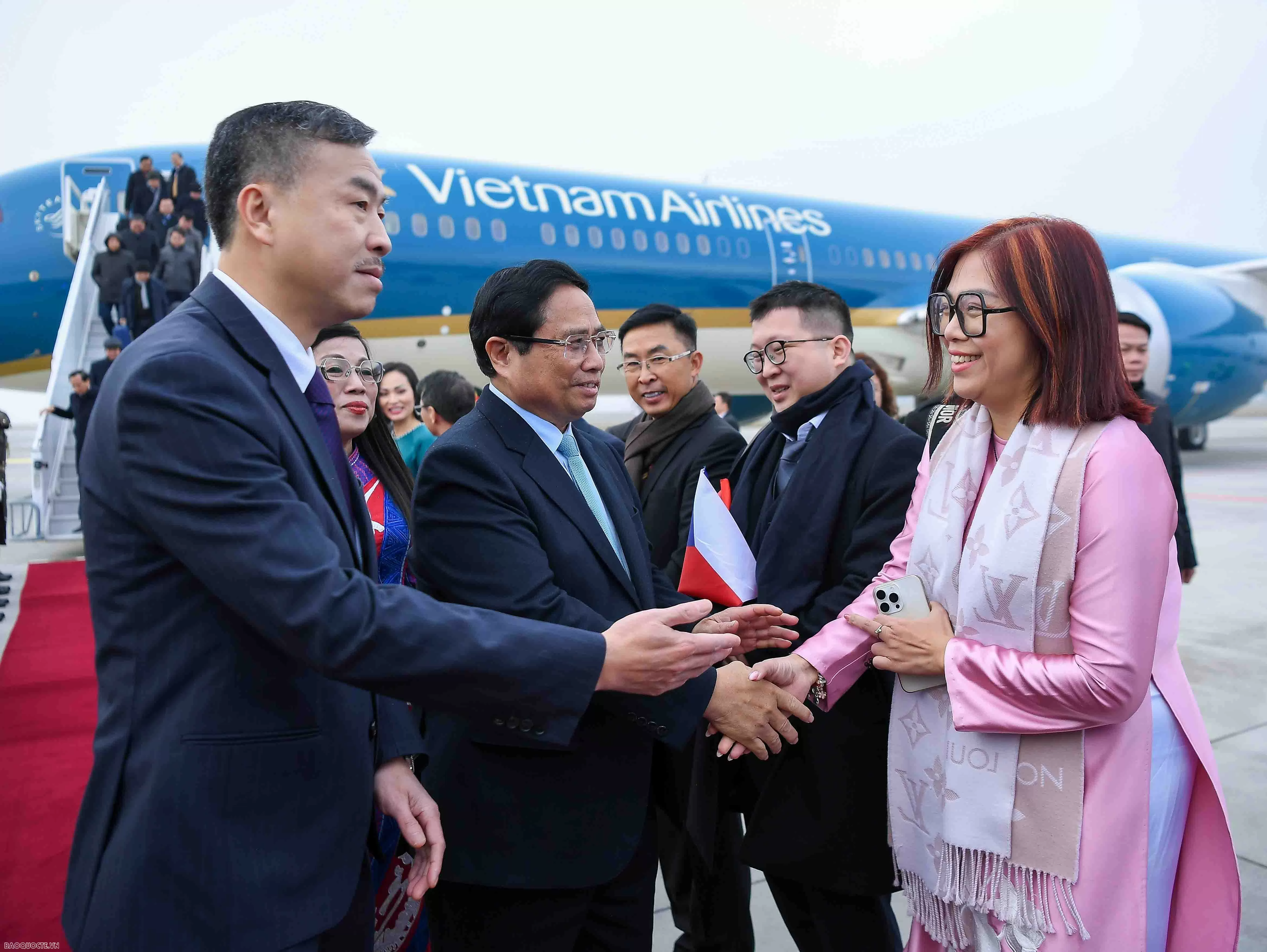 Thủ tướng Phạm Minh Chính và Phu nhân đến Czech, bắt đầu chuyến thăm chính thức Thủ tướng Phạm Minh Chính và Phu nhân đến Czech, bắt đầu chuyến thăm chính thức
