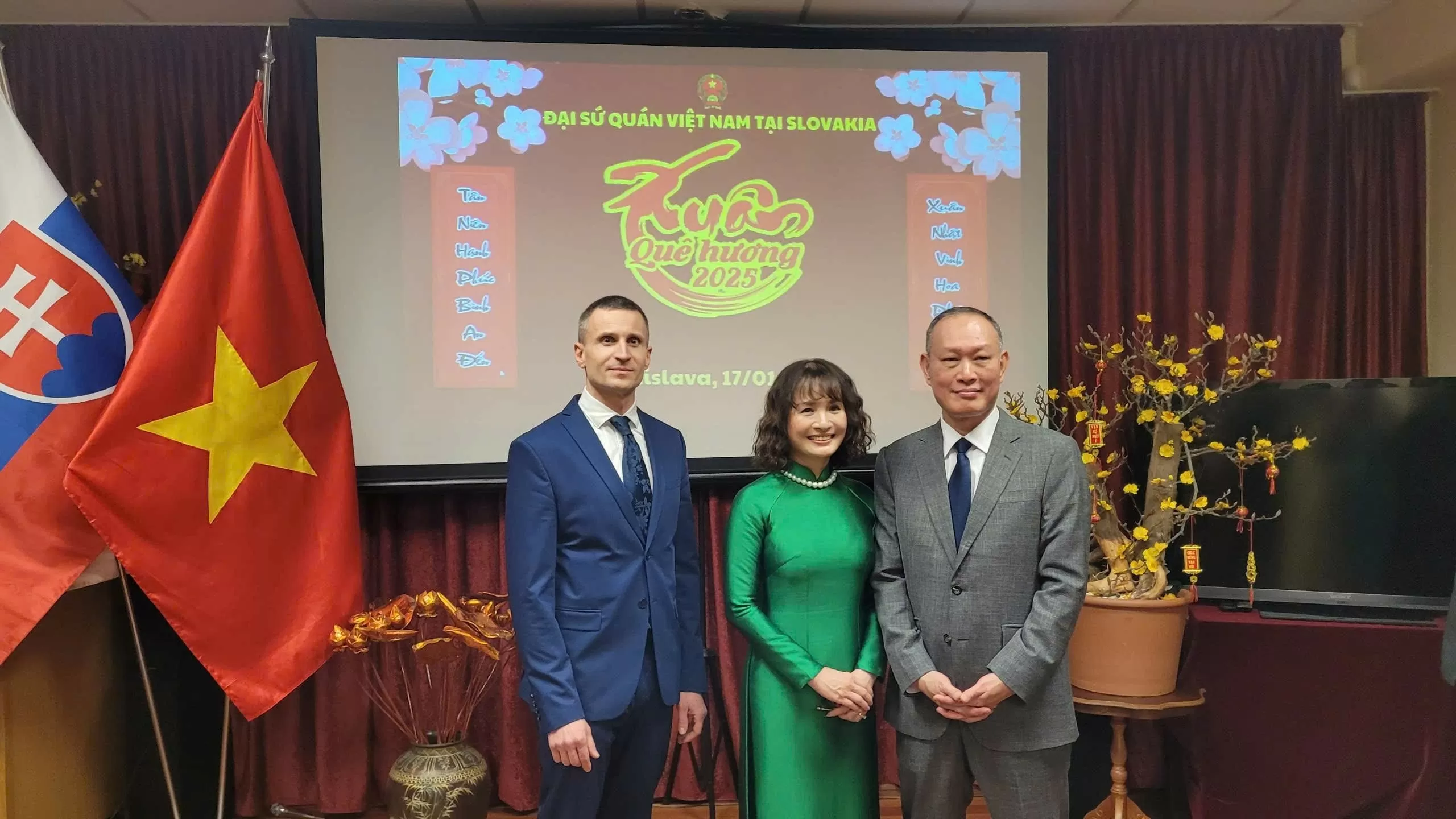 Xuân Quê hương đầm ấm tại Slovakia