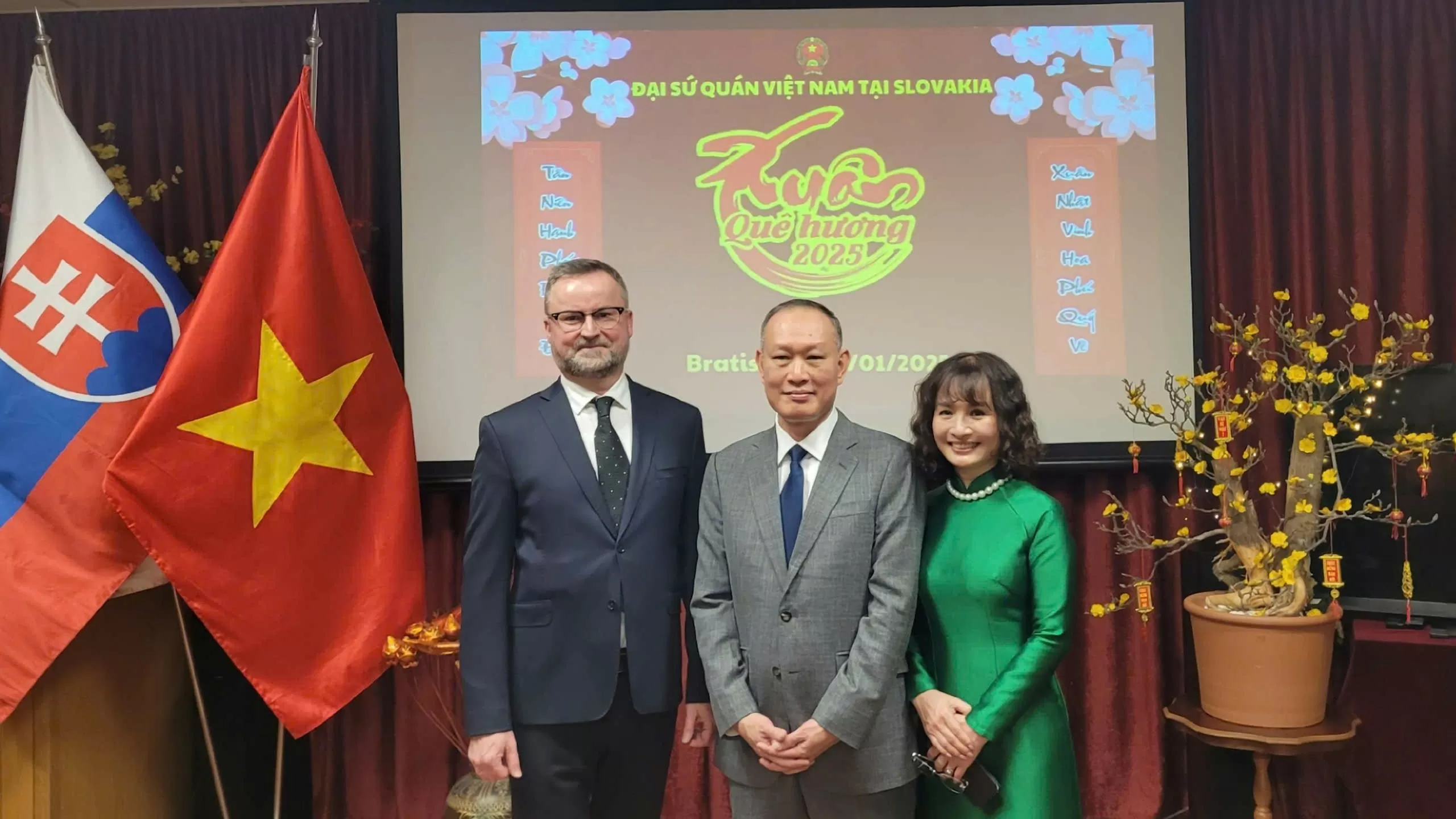 Xuân Quê hương đầm ấm tại Slovakia