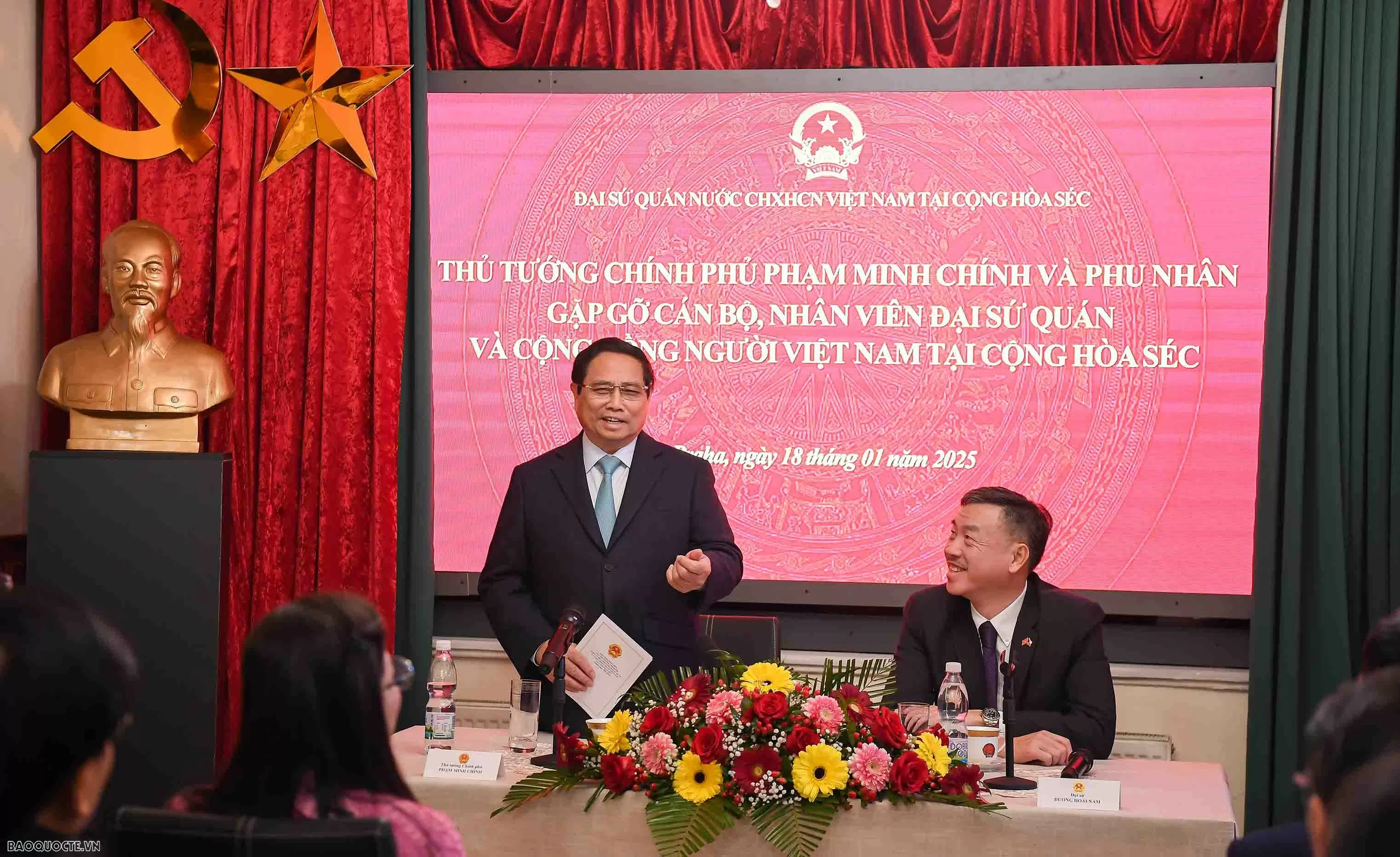 Thủ tướng Phạm Minh Chính và Phu nhân gặp gỡ bà con kiều bào Việt Nam tại Czech Thủ tướng Phạm Minh Chính và Phu nhân gặp gỡ bà con kiều bào Việt Nam tại Czech