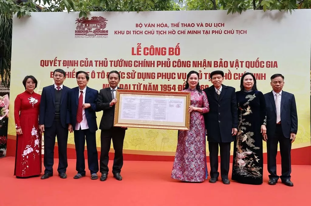 Đoàn kiều bào xúc động dự Lễ công bố Bảo vật quốc gia Đoàn kiều bào xúc động dự Lễ công bố Bảo vật quốc gia