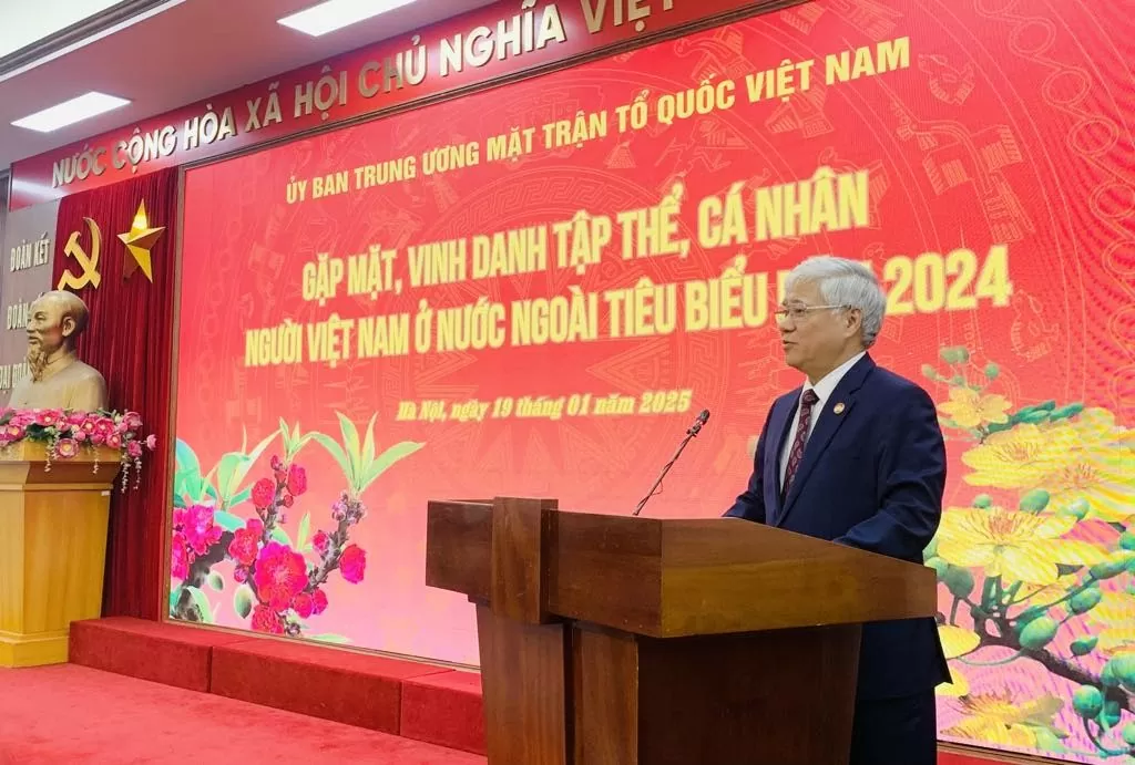 Mặt trận Tổ quốc vinh danh tập thể, cá nhân người Việt Nam ở nước ngoài tiêu biểu năm 2024 Mặt trận Tổ quốc vinh danh tập thể, cá nhân người Việt Nam ở nước ngoài tiêu biểu năm 2024