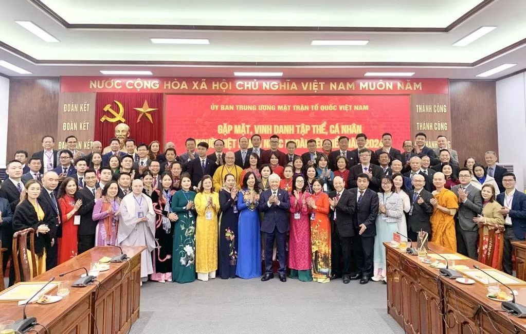 Mặt trận Tổ quốc vinh danh tập thể, cá nhân người Việt Nam ở nước ngoài tiêu biểu năm 2024 Mặt trận Tổ quốc vinh danh tập thể, cá nhân kiều bào tiêu biểu năm 2024