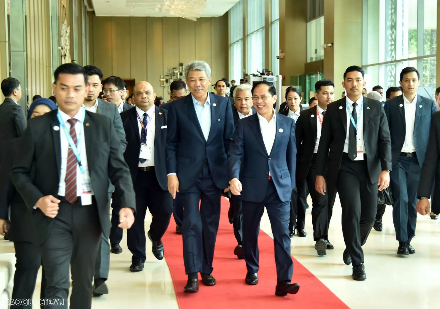 Phó Thủ tướng, Bộ trưởng Bùi Thanh Sơn tin tưởng với vai trò Chủ tịch ASEAN 2025, Malaysia sẽ củng cố đoàn kết và vai trò trung tâm của ASEAN Phó Thủ tướng, Bộ trưởng Bùi Thanh Sơn tin tưởng Malaysia sẽ củng cố đoàn kết và vai trò trung tâm của ASEAN