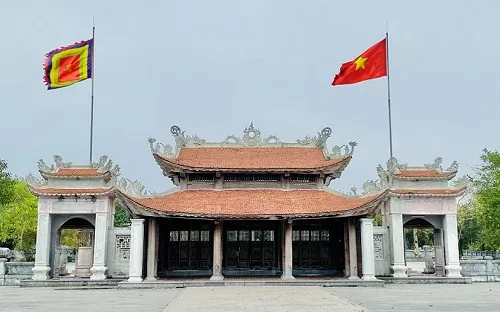 Nghi môn nội của Khu tưởng niệm (Ảnh: thanhdoanhaiphong.gov.vn). Nghi môn nội của Khu tưởng niệm (Ảnh: thanhdoanhaiphong.gov.vn).