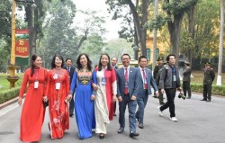 Kiều bào về tham dự Xuân Quê hương chia sẻ nhiều kỳ vọng mới