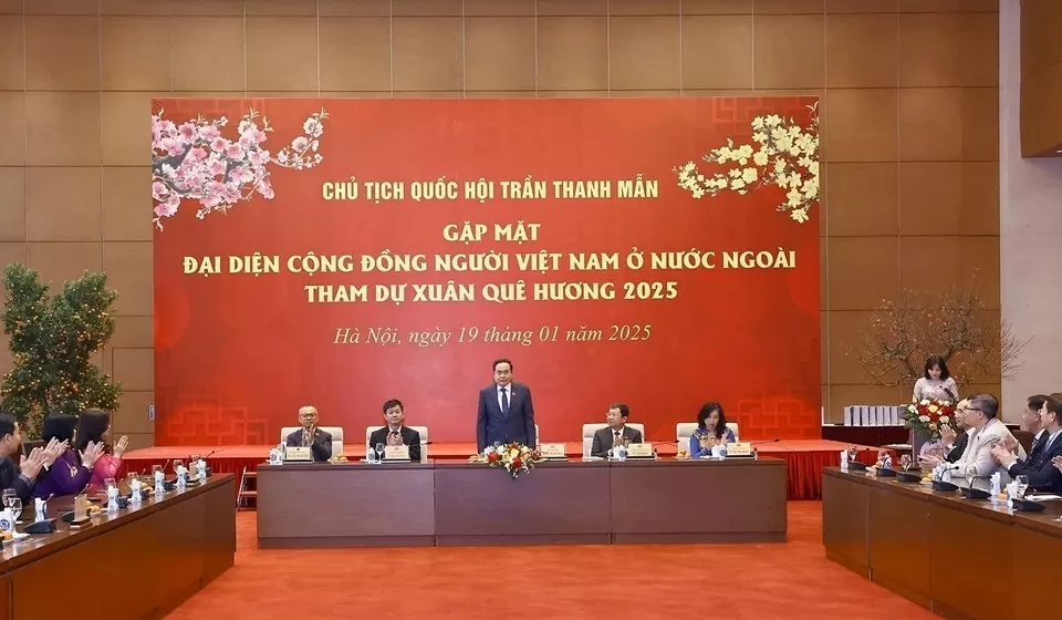 Chủ tịch Quốc hội gặp mặt đại diện kiều bào dự chương trình Xuân Quê hương 2025