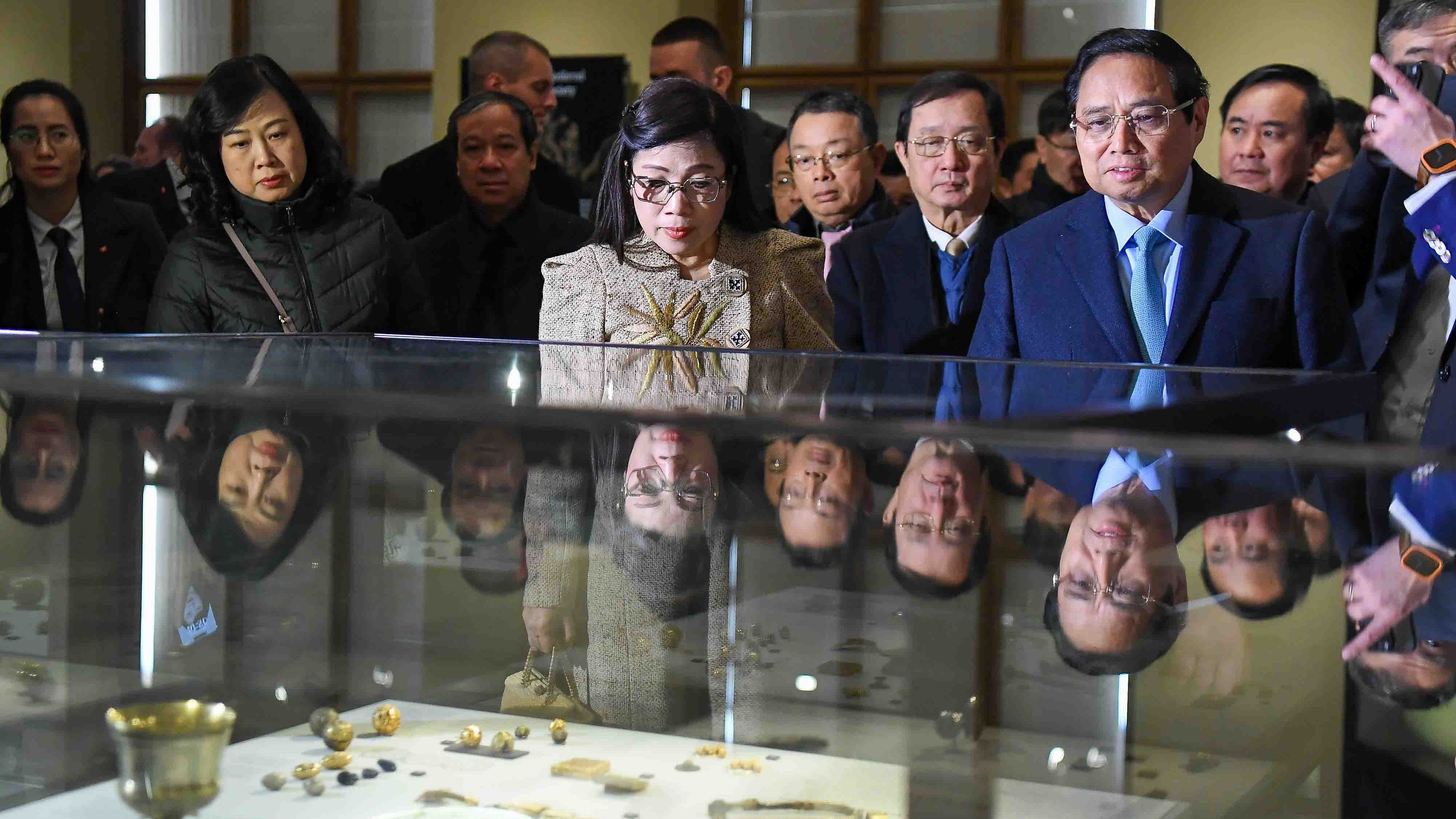 thu tuong pham minh chinh va phu nhan tham bao tang quoc gia czech