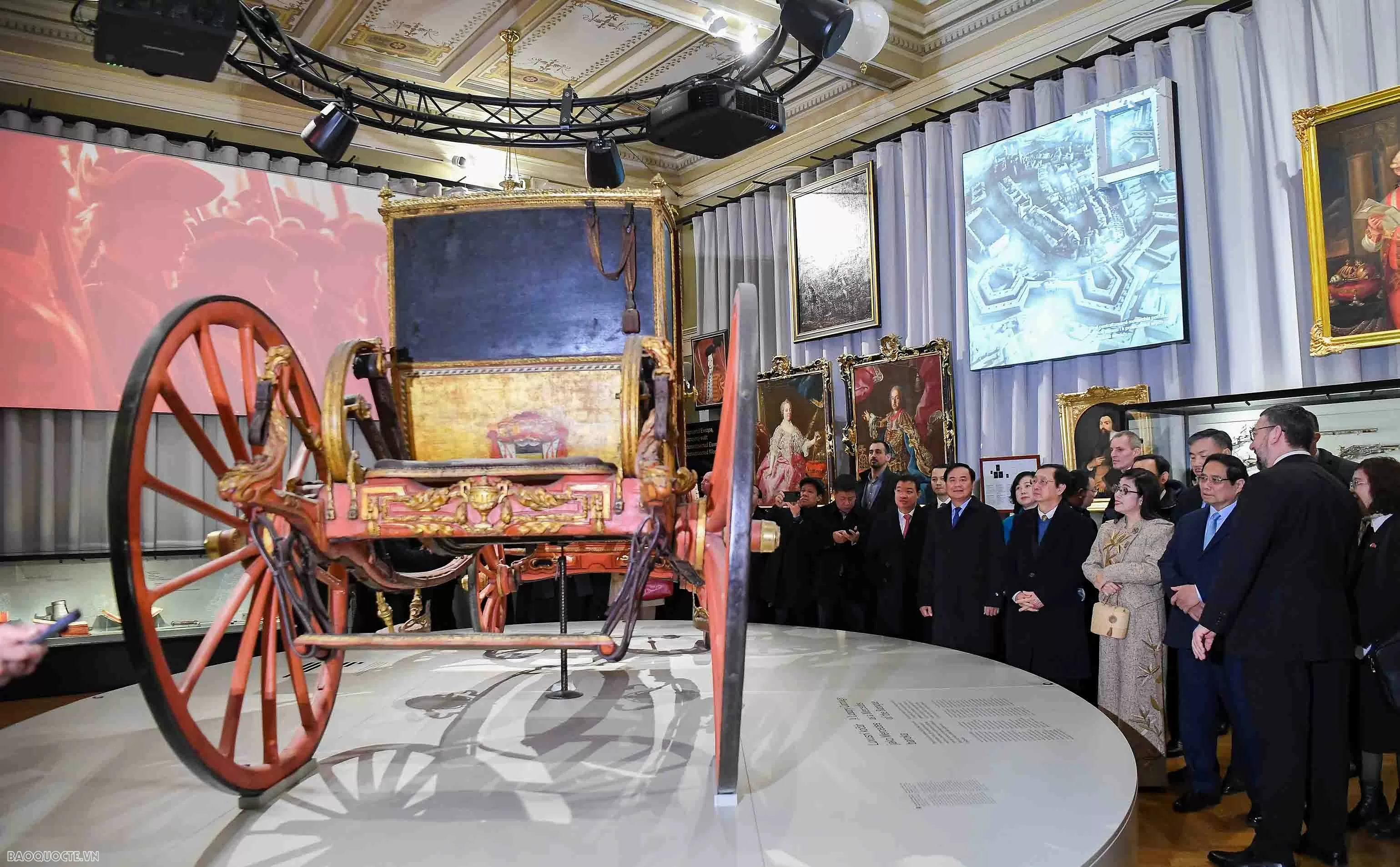 Thủ tướng Phạm Minh Chính và Phu nhân thăm Bảo tàng quốc gia Czech