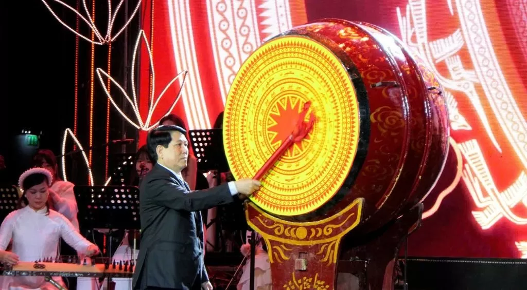 Chủ tịch nước Lương Cường phát biểu tại chương trình Xuân Quê hương Chủ tịch nước Lương Cường gửi tình cảm nồng ấm, lời thăm hỏi ân tình đến kiều bào