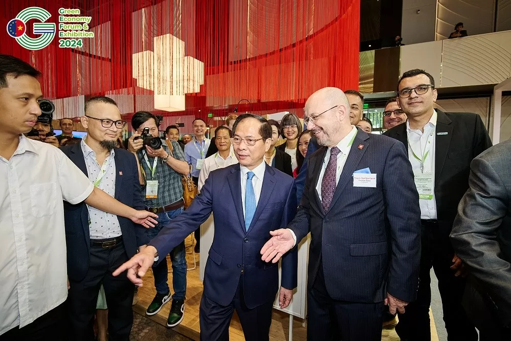 Đại sứ Thụy Sỹ: Tiếng nói của Việt Nam là vô cùng quan trọng và đáng tin cậy với Diễn đàn Kinh tế thế giới (WEF) Đại sứ Thụy Sỹ: Tiếng nói của Việt Nam là vô cùng quan trọng và đáng tin cậy với Diễn đàn Kinh tế thế giới (WEF)