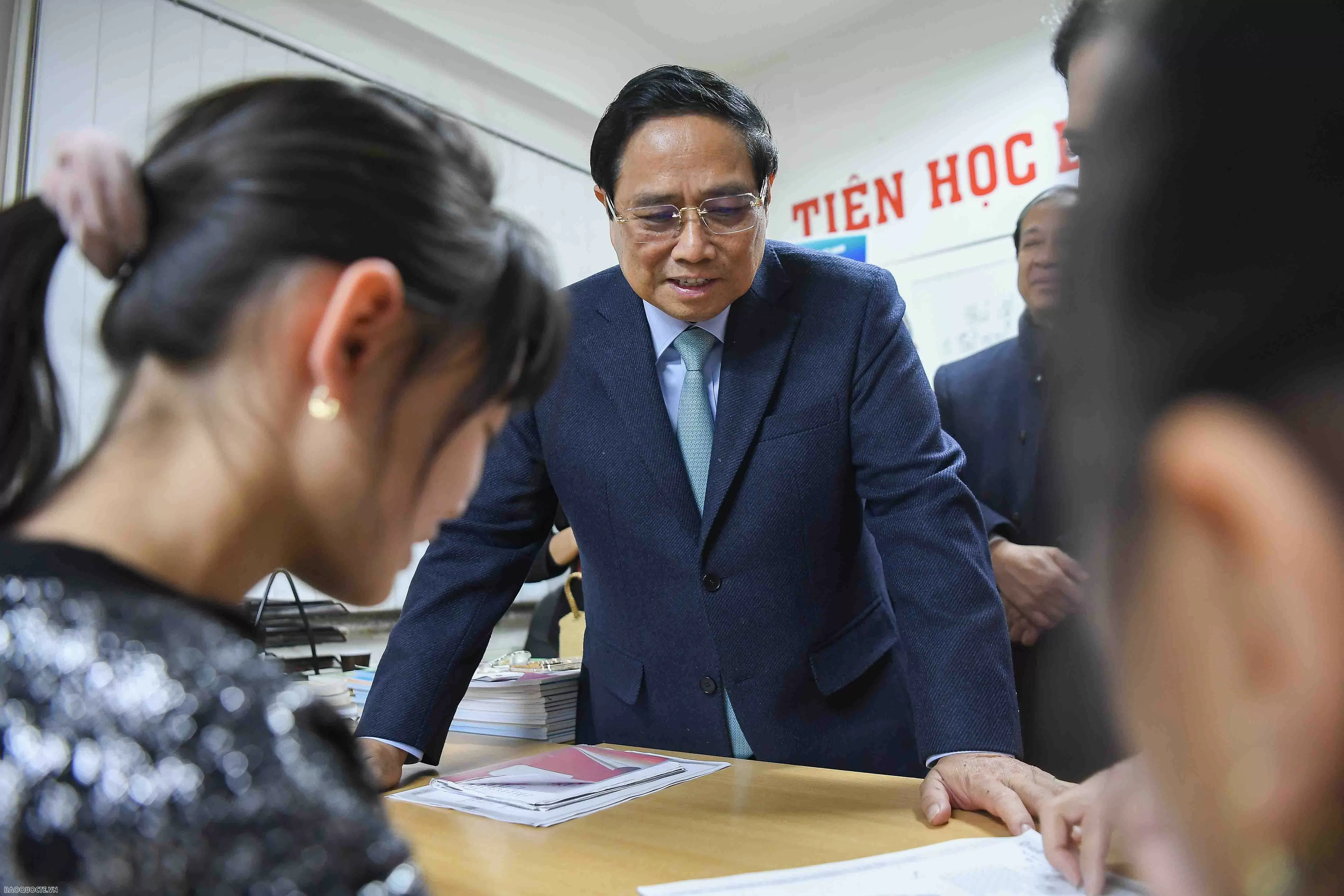 Thủ tướng đề nghị Trung tâm tiếp tục đa dạng hóa các hình thức, hoạt động dạy và học, tạo thêm hứng thú cho các cháu học tập, Thủ tướng cũng giao Bộ Giáo dục và Đào tạo nghiên cứu, đẩy mạnh việc dạy và học tiếng Việt ở nước ngoài, đa dạng hóa các hình thức, các kênh khác nhau, trong đó có hình thức dạy trực tuyến và khung giờ dạy phù hợp múi giờ các nước trên thế giới.