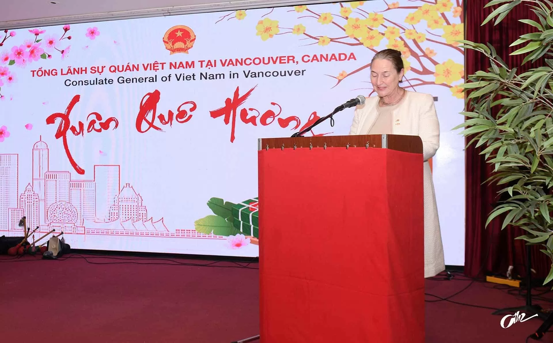 Nồng ấm, ngập tràn hương vị Tết tại chương trình Xuân Quê hương ở Vancouver Nồng ấm, ngập tràn hương vị Tết tại chương trình Xuân Quê hương ở Vancouver
