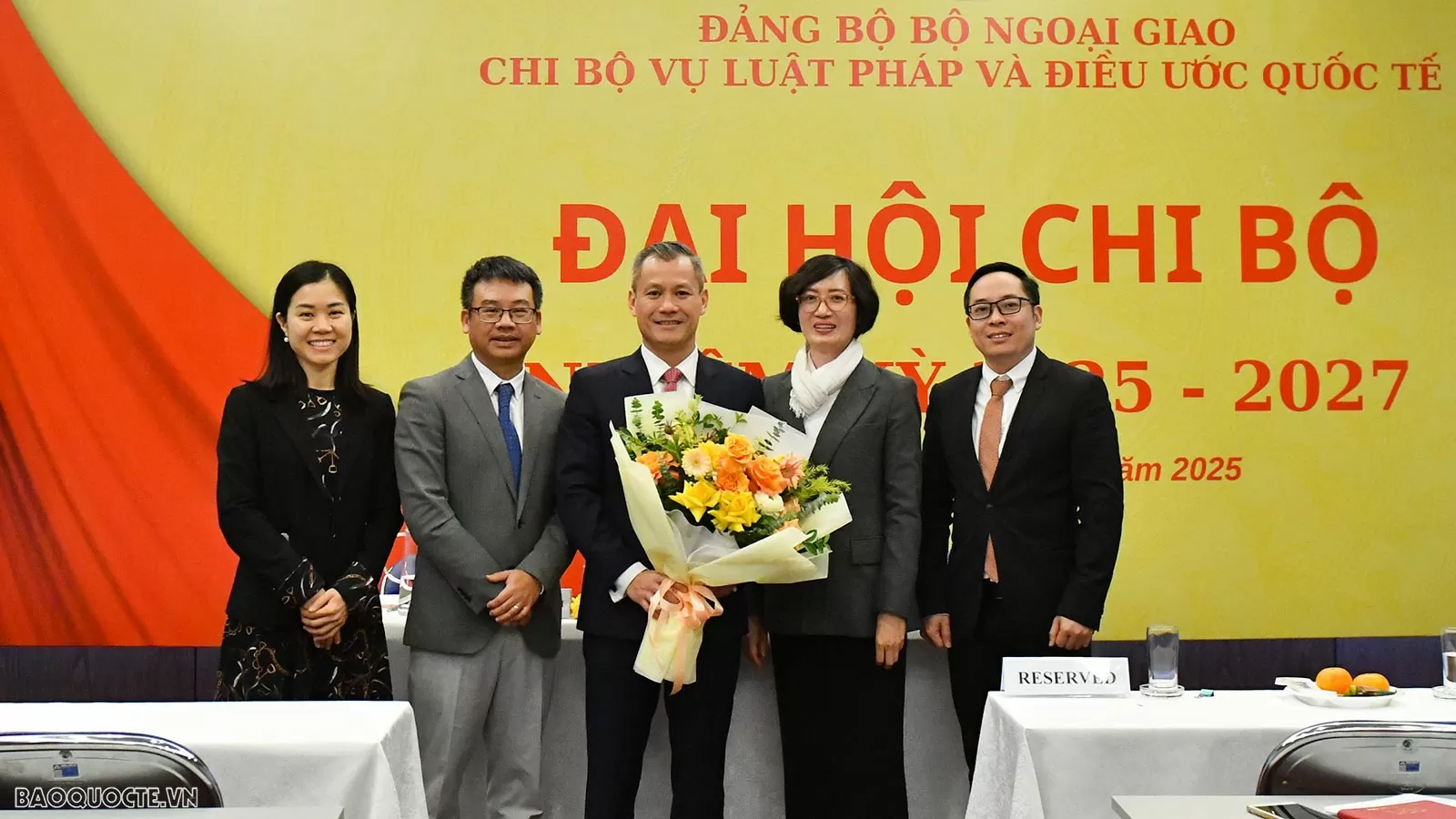 Chi bộ Vụ Luật pháp và Điều ước quốc tế, Đảng bộ Bộ Ngoại giao tổ chức Đại hội điểm nhiệm kỳ 2025-2027 Chi bộ Vụ Luật pháp và Điều ước quốc tế, Đảng bộ Bộ Ngoại giao tổ chức Đại hội điểm nhiệm kỳ 2025-2027