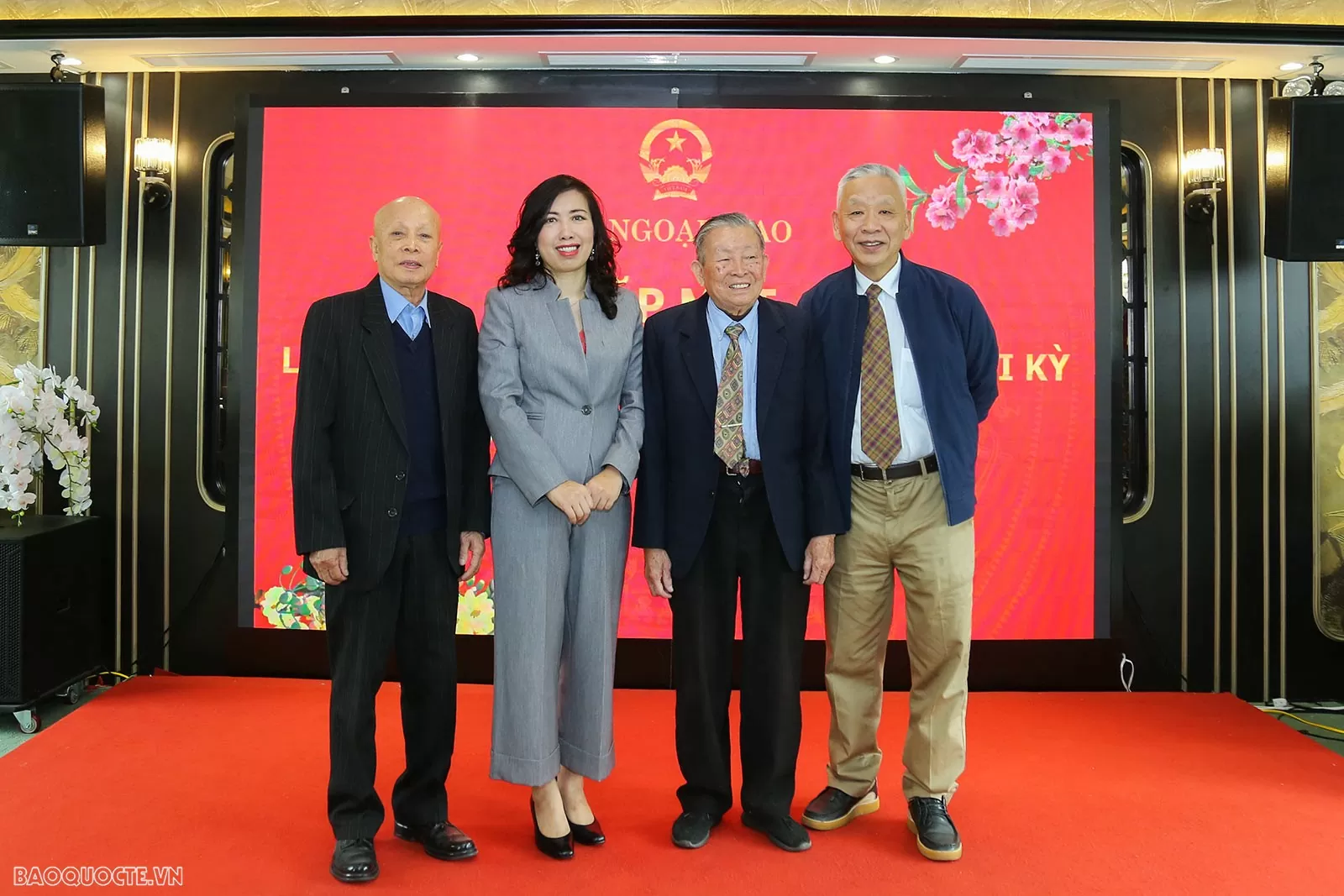 Phó Thủ tướng, Bộ trưởng Ngoại giao Bùi Thanh Sơn gặp mặt các vị nguyên Lãnh đạo Bộ dịp Xuân Ất Tỵ 2025