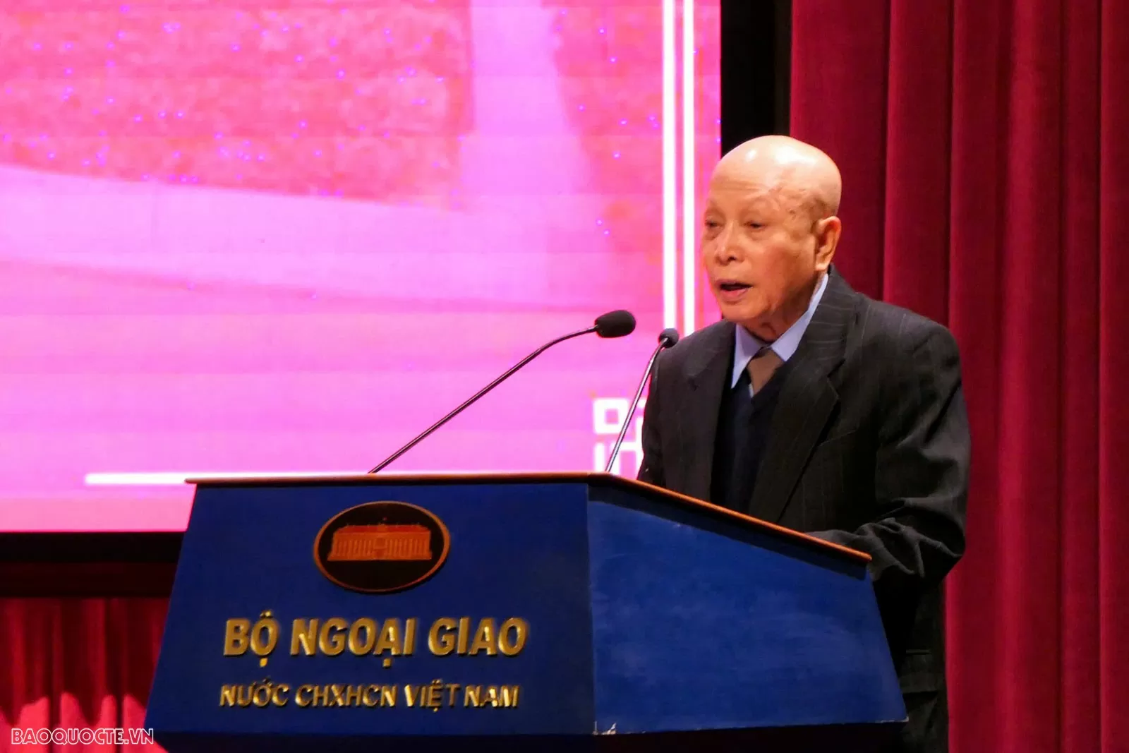 Chủ nhiệm Câu lạc bộ Hưu trí Bộ Ngoại giao Nguyễn Văn Đắc 
