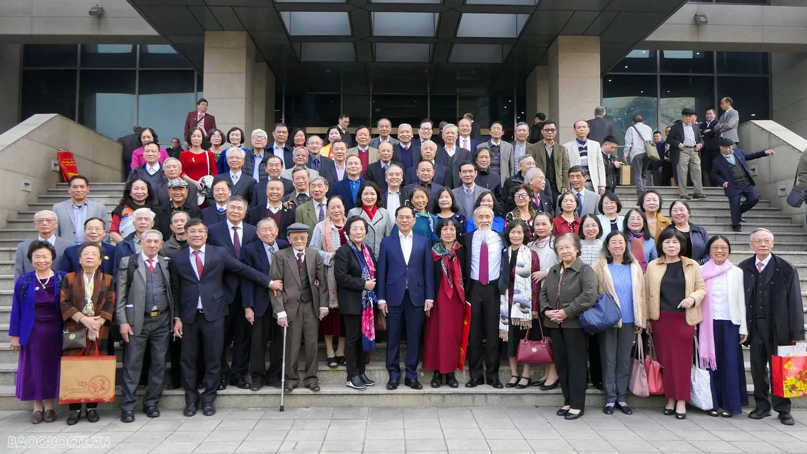 Bộ Ngoại giao gặp mặt, mừng thọ, mừng Xuân cán bộ hưu trí Xuân Ất Tỵ 2025