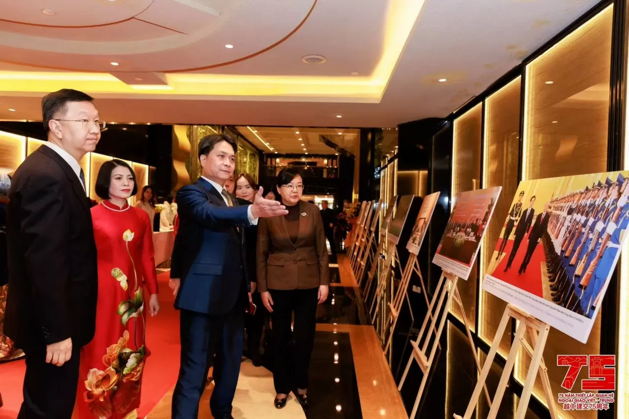 Tổng Lãnh sự quán Việt Nam tại Quảng Châu tổ chức chuỗi sự kiện Kỷ niệm 75 năm quan hệ Việt Nam-Trung Quốc và chương trình Xuân quê hương Tết Ất Tỵ 20 Tổng Lãnh sự quán Việt Nam tại Quảng Châu tổ chức chuỗi sự kiện Kỷ niệm 75 năm quan hệ Việt Nam-Trung Quốc và chương trình Xuân quê hương Tết Ất Tỵ 20
