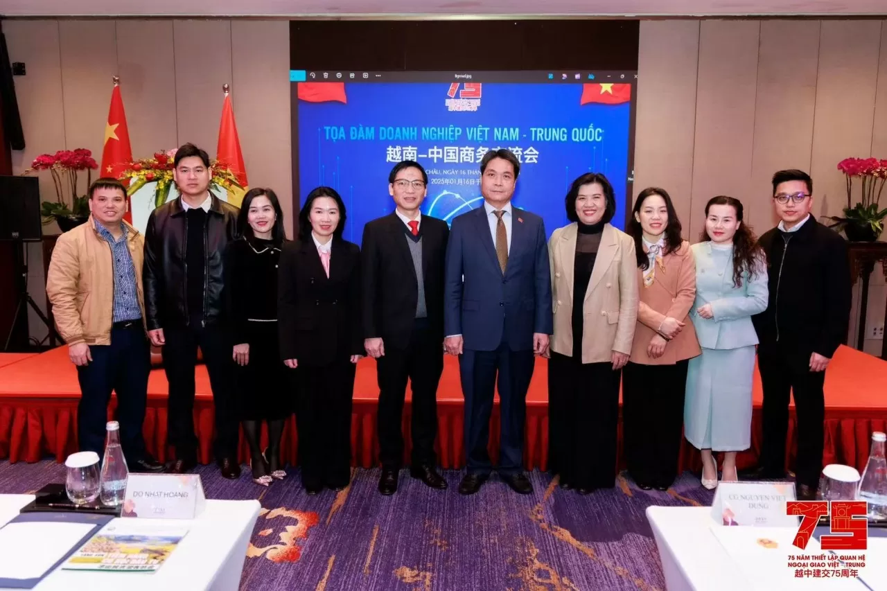 Tổng Lãnh sự quán Việt Nam tại Quảng Châu tổ chức chuỗi sự kiện Kỷ niệm 75 năm quan hệ Việt Nam-Trung Quốc và chương trình Xuân quê hương Tết Ất Tỵ 20 Tổng Lãnh sự quán Việt Nam tại Quảng Châu tổ chức chuỗi sự kiện Kỷ niệm 75 năm quan hệ Việt Nam-Trung Quốc và chương trình Xuân quê hương Tết Ất Tỵ 20