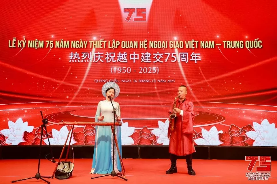 Tổng Lãnh sự quán Việt Nam tại Quảng Châu tổ chức chuỗi sự kiện Kỷ niệm 75 năm quan hệ Việt Nam-Trung Quốc và chương trình Xuân quê hương Tết Ất Tỵ 20 Tổng Lãnh sự quán Việt Nam tại Quảng Châu tổ chức chuỗi sự kiện Kỷ niệm 75 năm quan hệ Việt Nam-Trung Quốc và chương trình Xuân quê hương Tết Ất Tỵ 20