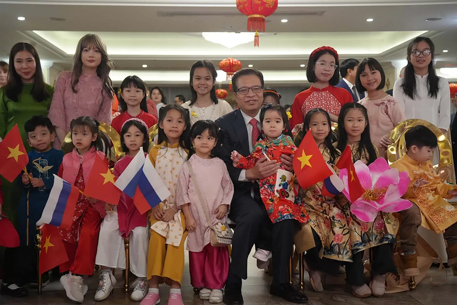 Xuân Quê hương 2025 tại Moscow: Kết nối cộng đồng, hướng tới kỷ niệm 75 năm thiết lập quan hệ ngoại giao Việt Nam-Liên bang Nga Xuân Quê hương 2025 tại Moscow: Kết nối cộng đồng, hướng tới kỷ niệm 75 năm thiết lập quan hệ ngoại giao Việt Nam-Liên bang Nga