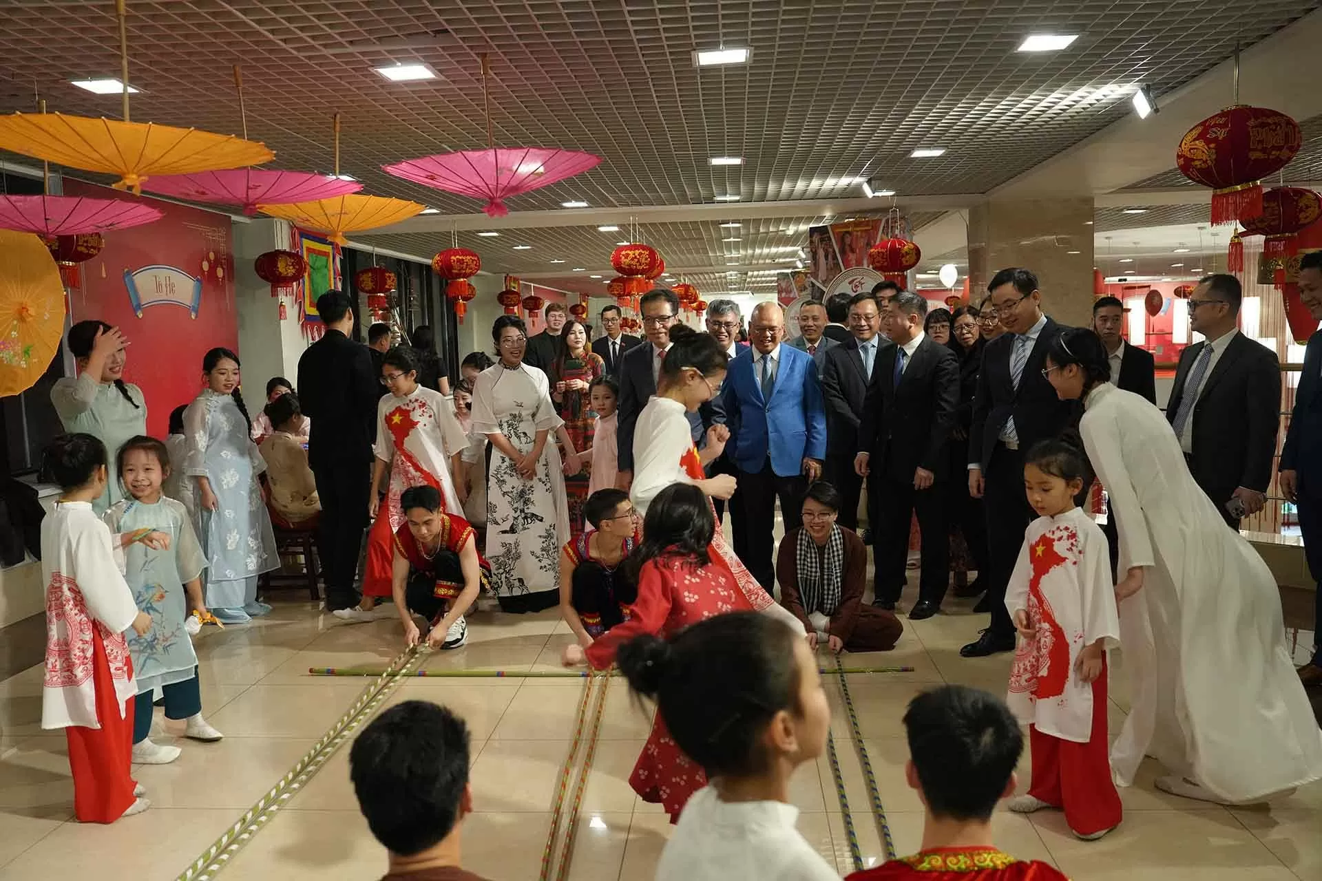 Xuân Quê hương 2025 tại Moscow: Kết nối cộng đồng, hướng tới kỷ niệm 75 năm thiết lập quan hệ ngoại giao Việt Nam-Liên bang Nga Xuân Quê hương 2025 tại Moscow: Kết nối cộng đồng, hướng tới kỷ niệm 75 năm thiết lập quan hệ ngoại giao Việt Nam Liên bang Nga