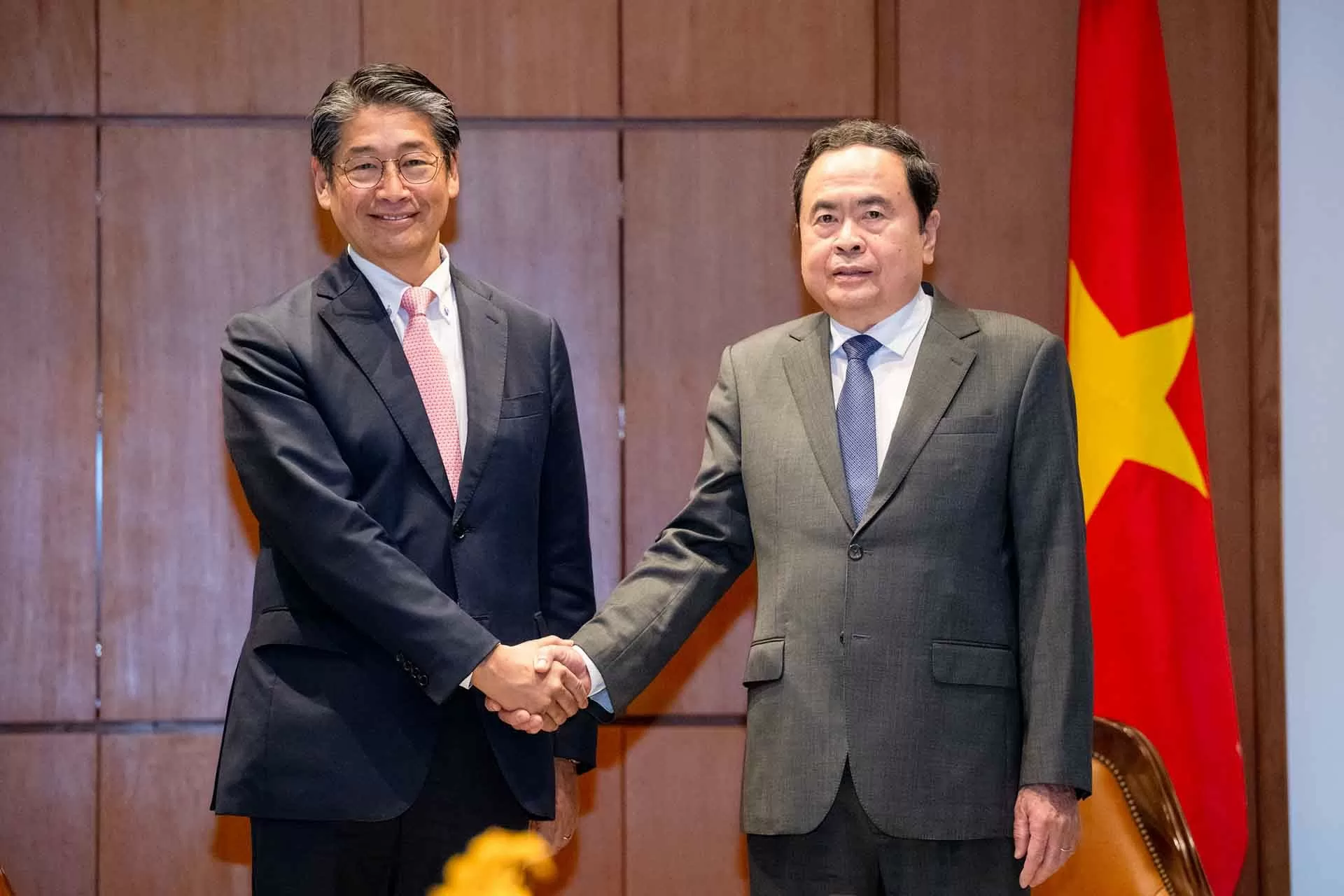 Chủ tịch Quốc hội Trần Thanh Mẫn tiếp Đại sứ Nhật Bản tại Việt Nam Ito Naoki. (Nguồn: quochoi.vn)