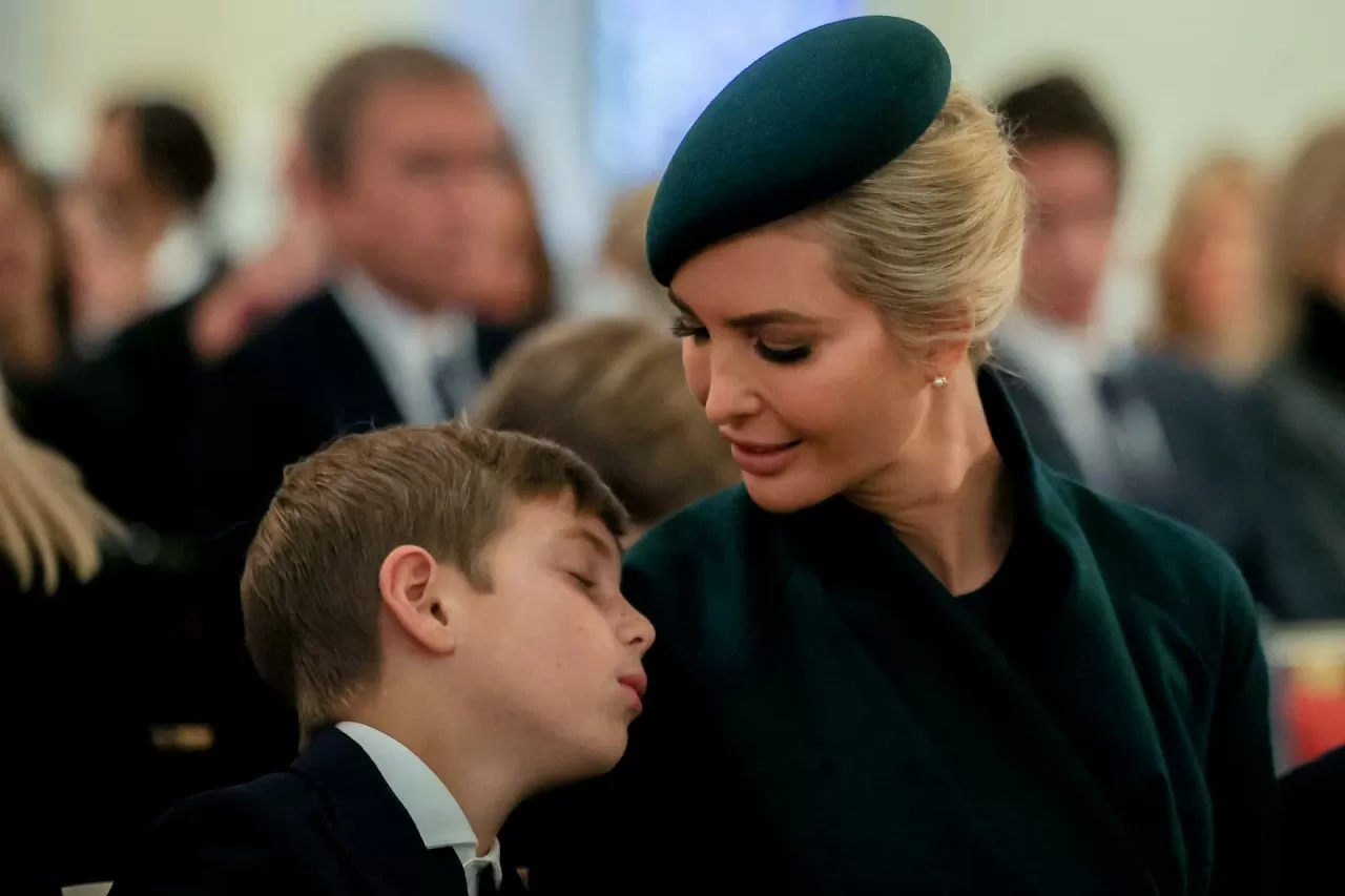 Ái nữ, quý tử nhà ông Donald Trump cùng xuất hiện tại một sự kiện trước lễ nhậm chức Tổng thống Mỹ