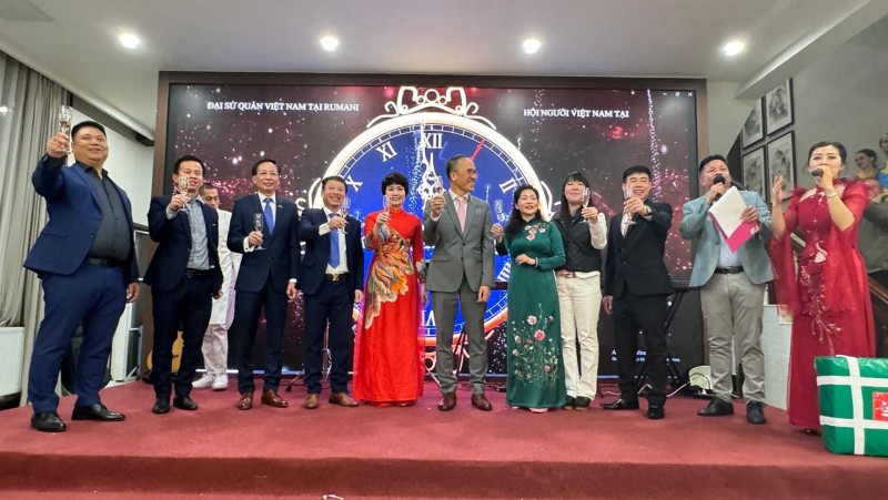 Tưng bừng đón Xuân Quê hương 2025 tại Romania Tưng bừng đón Xuân Quê hương 2025 tại Romania
