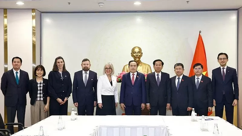 Việt Nam luôn ủng hộ những nỗ lực của cộng đồng Pháp ngữ trong ứng phó với biến đổi khí hậu Việt Nam luôn ủng hộ những nỗ lực của cộng đồng Pháp ngữ trong ứng phó với biến đổi khí hậu