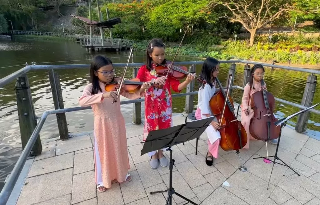 Gắn kết thế hệ trẻ kiều bào với Tết truyền thống Việt Nam Gắn kết thế hệ trẻ kiều bào với Tết truyền thống Việt Nam