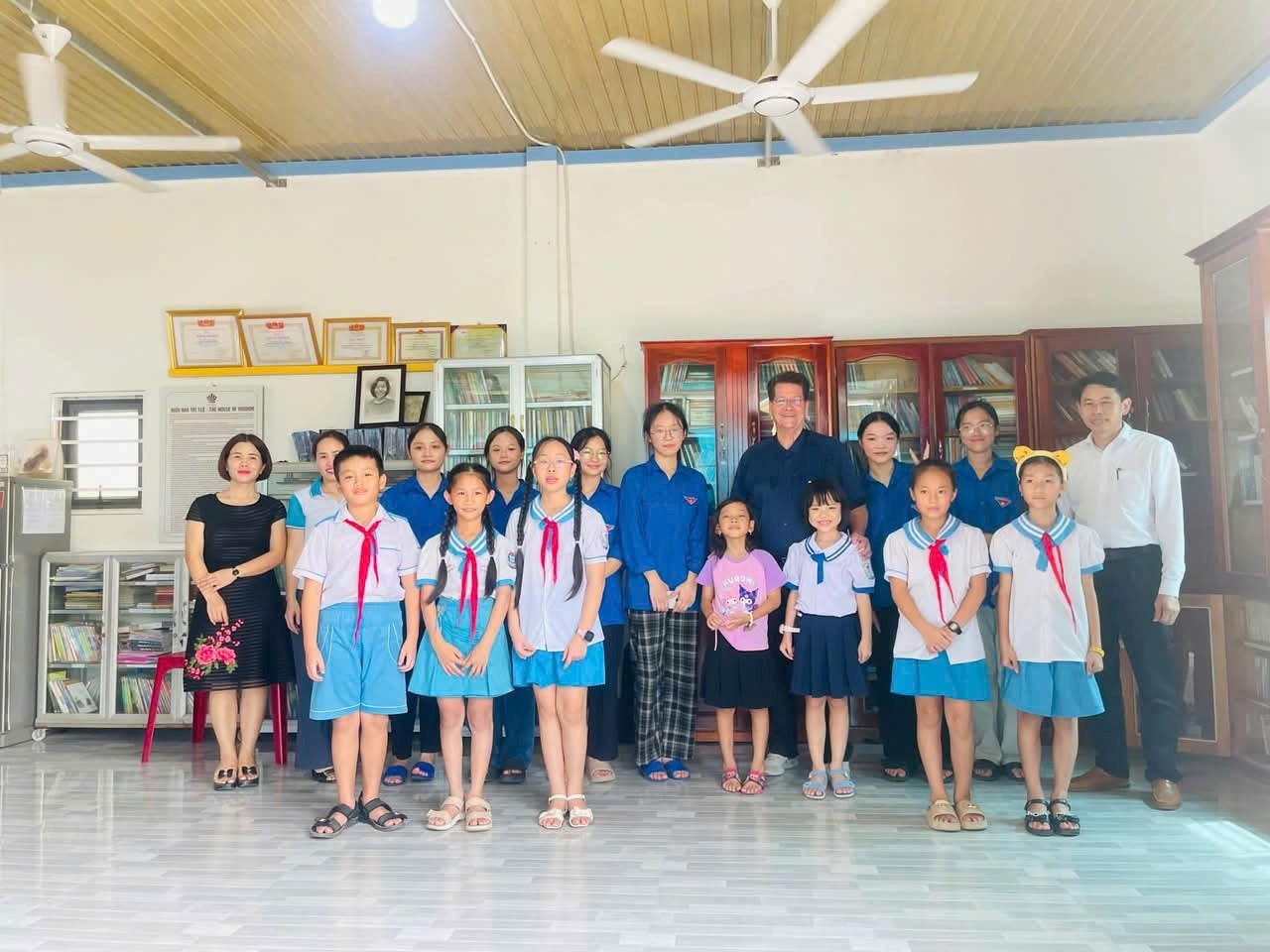 Chuyên gia Ian Gardiner – Chủ nhiệm NNTT New York – Hoa Kỳ, giao lưu văn hóa giáo dục cùng NNTT Thúy Nga – Tân Kỳ - Nghệ An năm 2024