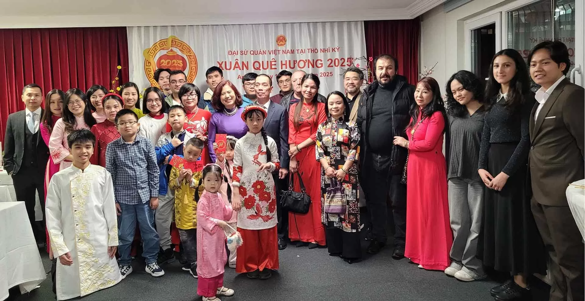 Đầm ấm chương trình Xuân Quê hương 2025 tại Thổ Nhĩ Kỳ Đầm ấm chương trình Xuân Quê hương 2025 tại Thổ Nhĩ Kỳ