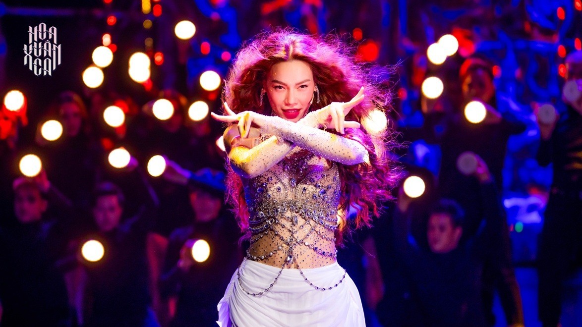 Mãn nhãn với bữa tiệc rực rỡ sắc màu 'Hoa Xuân ca' trước thềm Năm mới Ất Tỵ