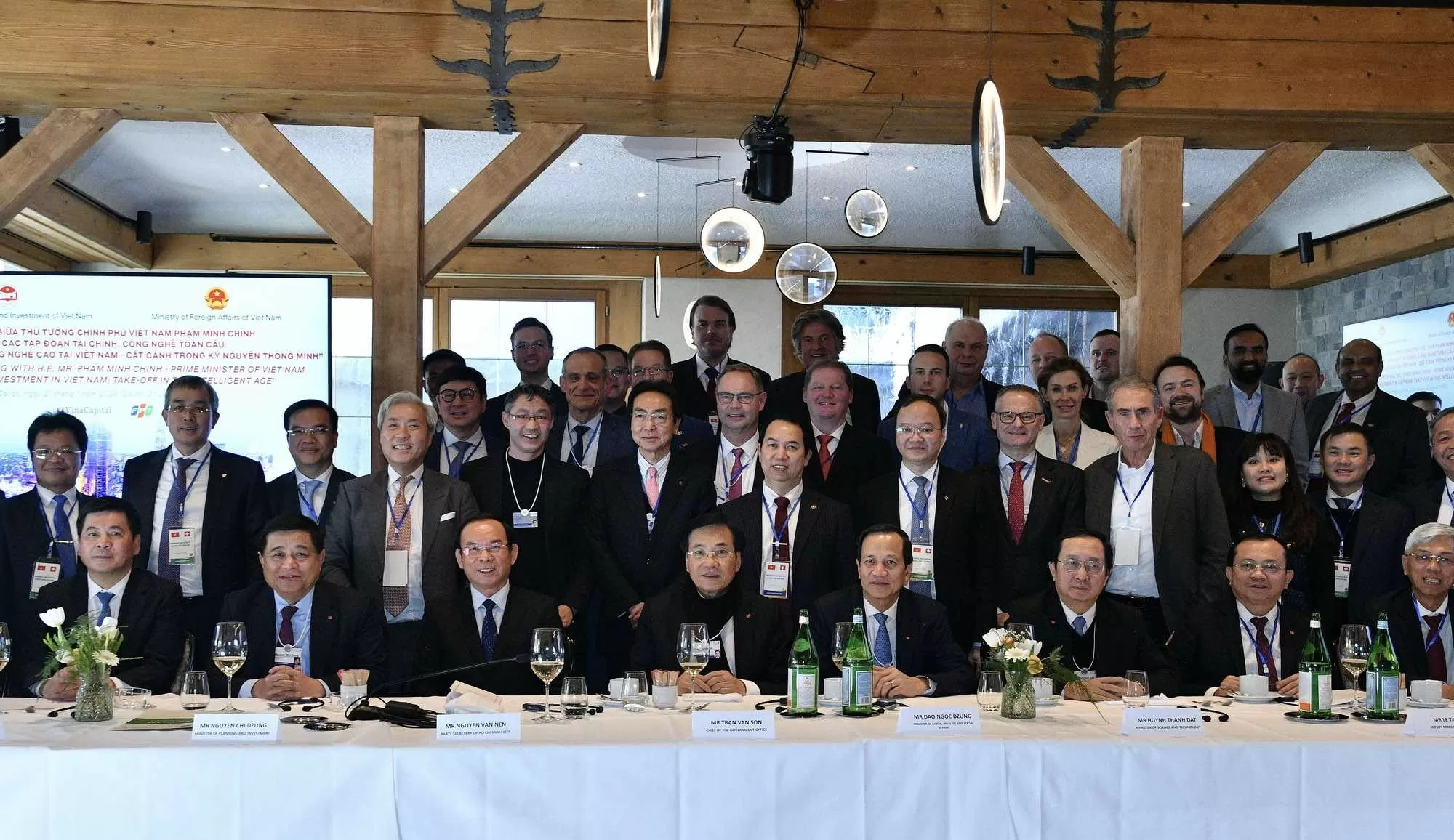 Đầu tư phát triển công nghệ cao tại Việt Nam - Cất cánh trong kỷ nguyên thông minh Đối thoại doanh nghiệp Thụy Sỹ, quyết tâm đưa Việt Nam trở thành điểm đến hấp dẫn nhà đầu tư công nghệ cao