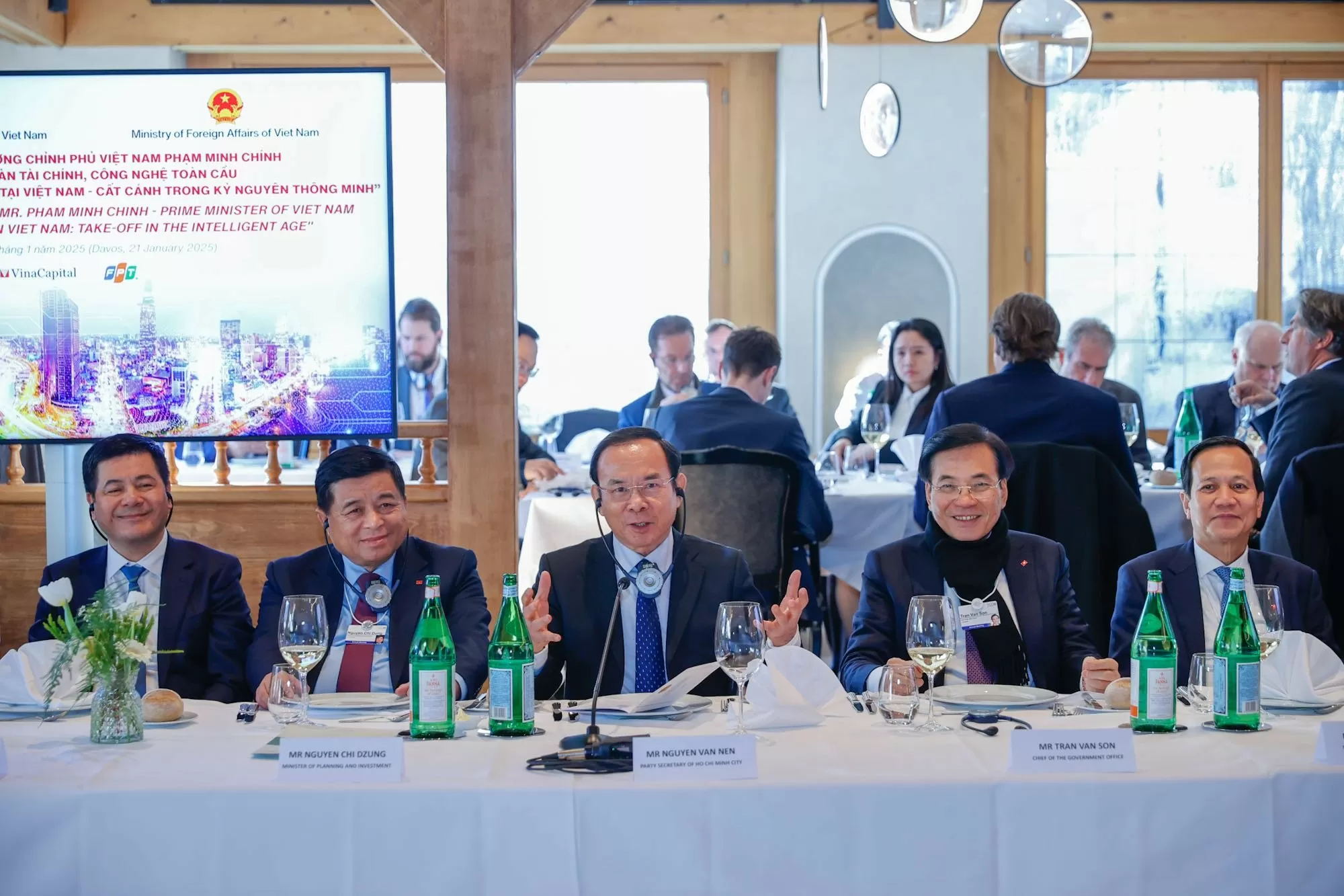 Đầu tư phát triển công nghệ cao tại Việt Nam - Cất cánh trong kỷ nguyên thông minh Đối thoại doanh nghiệp Thụy Sỹ, quyết tâm đưa Việt Nam trở thành điểm đến hấp dẫn nhà đầu tư công nghệ cao