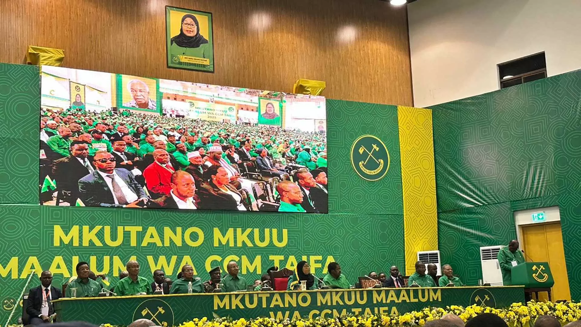Đại sứ Vũ Thanh Huyền dự Đại hội bất thường Đảng Cách mạng cầm quyền Tanzania Đại sứ Vũ Thanh Huyền dự Đại hội bất thường Đảng Cách mạng cầm quyền Tanzania