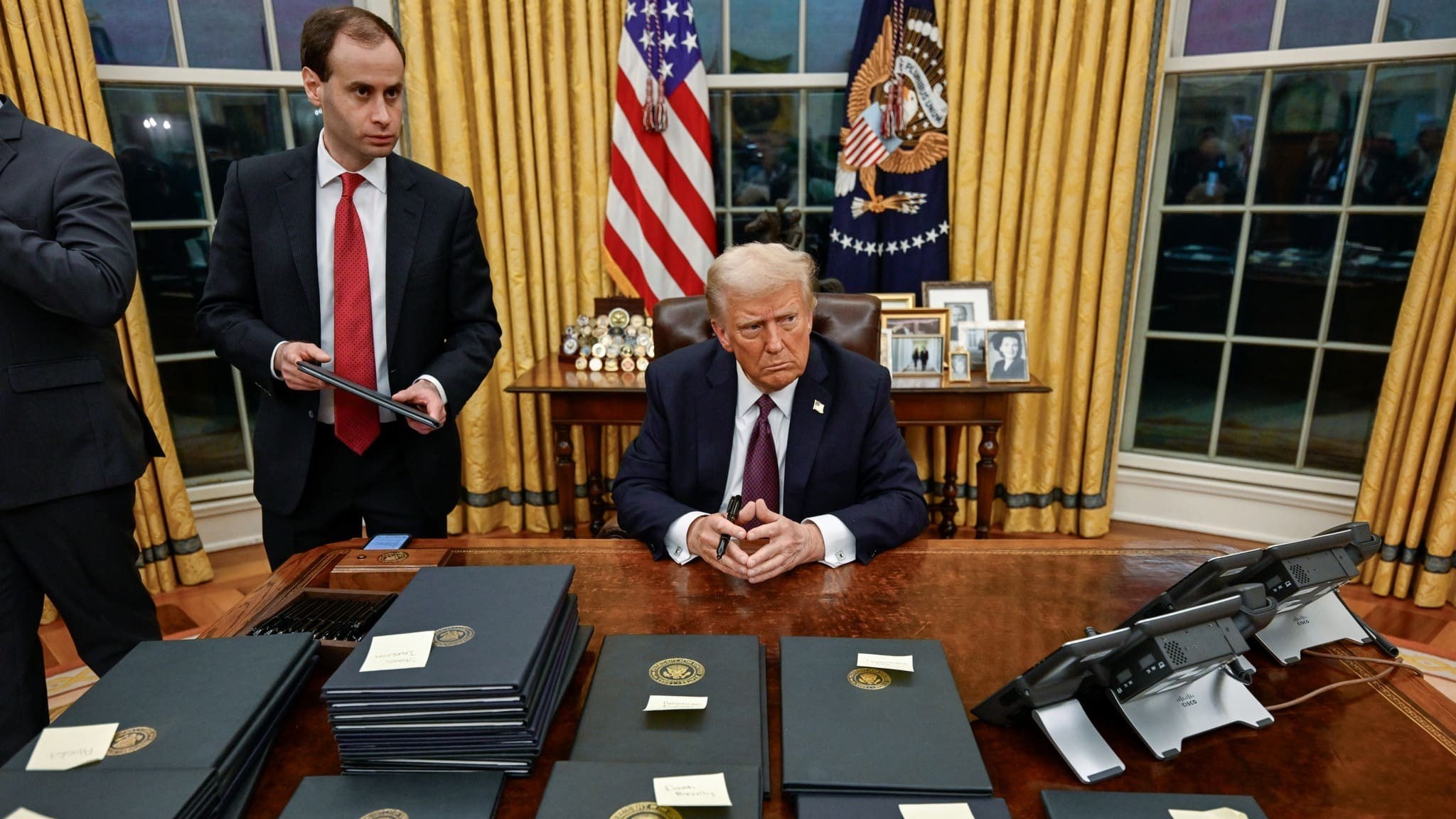 loi hua tranh cu trong ngay dau tro lai nha trang cua ong donald trump