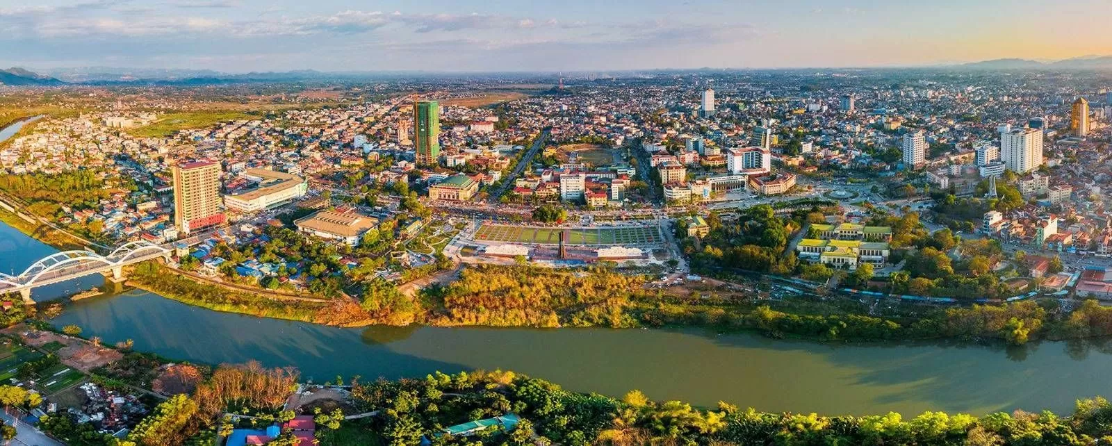 Thái Nguyên tăng trưởng kinh tế tối thiểu 10,5%, vững vàng cùng đất nước tiến vào kỷ nguyên mới Thái Nguyên tăng trưởng kinh tế tối thiểu 10,5%, vững vàng cùng đất nước tiến vào kỷ nguyên mới