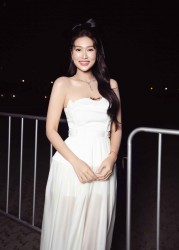 Hoa hậu Đoàn Thiên Ân: Tôi sẽ cố gắng trau dồi diễn xuất để xóa bỏ định kiến 'bình hoa di động'