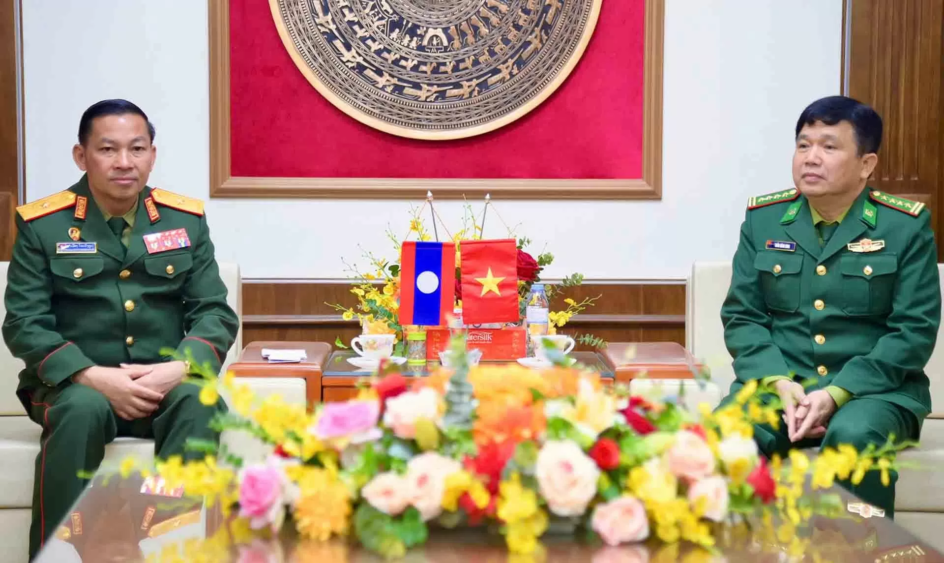 Bộ Chỉ huy Quân sự tỉnh Houaphanh, Lào chúc Tết Ất Tỵ 2025 Bộ đội Biên phòng Nghệ An