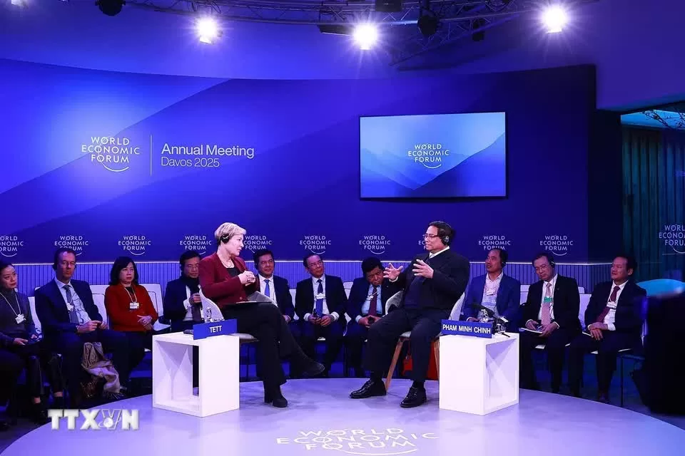 Thủ tướng Chính phủ Phạm Minh Chính đối thoại với WEF về đổi mới sáng tạo, ngày 21/1/2025, tại Davos, Thuỵ Sỹ. (Nguồn: TTXVN)