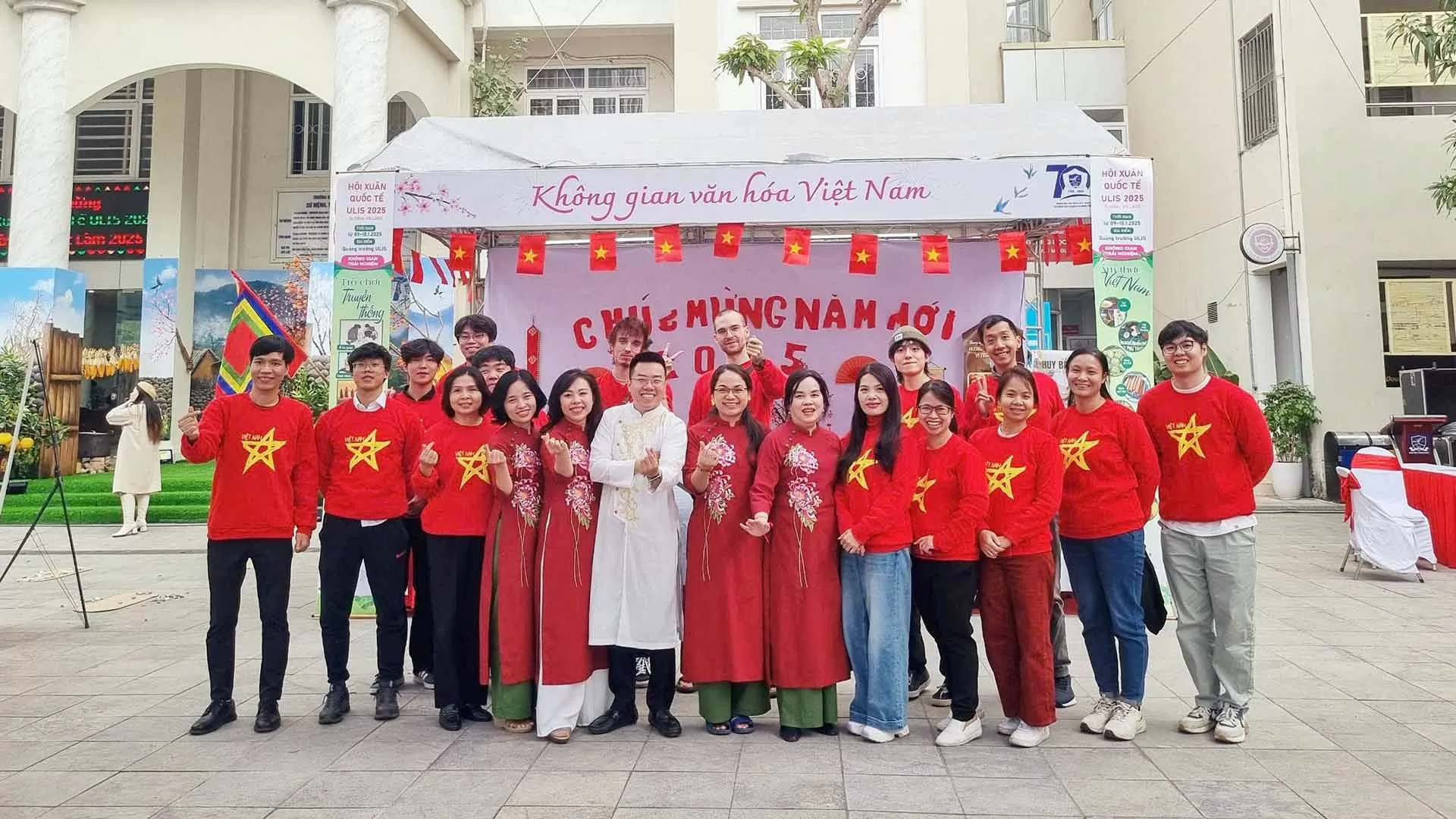 Sinh viên quốc tế: ‘Phải lòng’ Tết Việt Sinh viên quốc tế: ‘Phải lòng’ Tết Việt